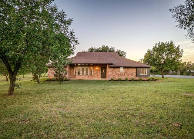 Property at 1560 Broad Valley Ct, Burleson, TX 76028, 3 beds, 2 baths
