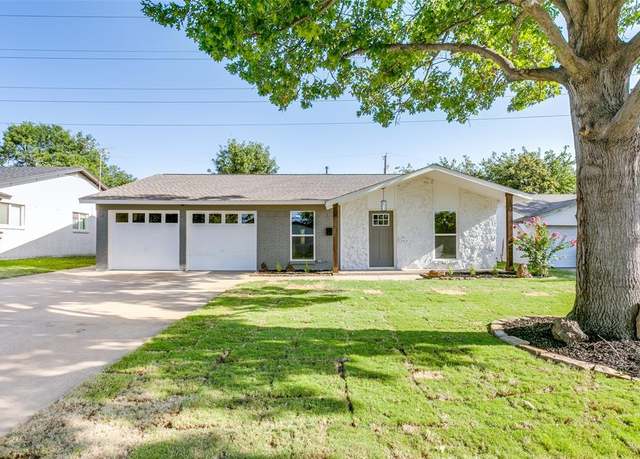 Property at 1017 Easy St, Grapevine, TX 76051, 3 beds, 2 baths