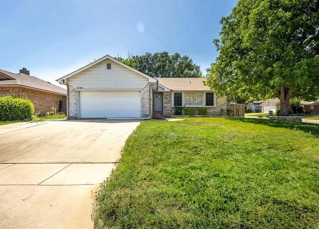 Property at 3700 Huntwick Dr, Fort Worth, TX 76123, 4 beds, 2.5 baths