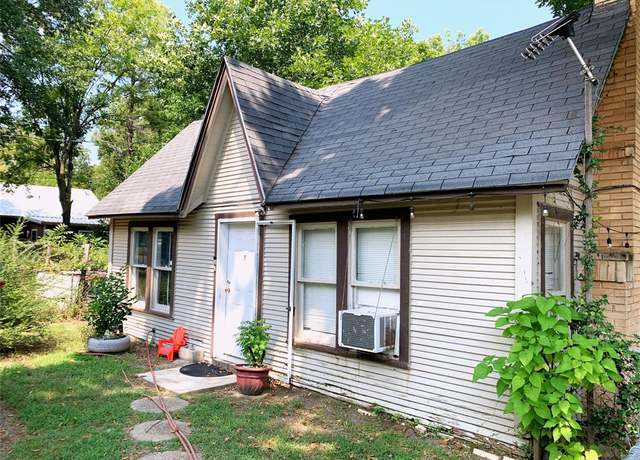 Property at 306 W Scott St, Athens, TX 75751, 2 beds, 1 bath