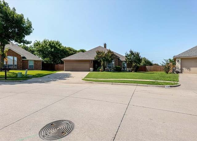 Property at 1029 White Marlin Dr, Burleson, TX 76028, 5 beds, 3 baths