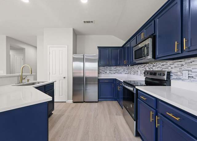 Property at 1909 Morning Dove, Aubrey, TX 76227, 3 beds, 2 baths