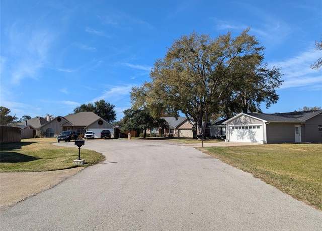 Property at 108 San Mateo Ln, Bullard, TX 75757, 3 beds, 2 baths