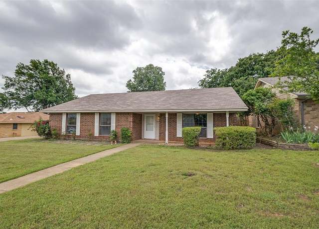 Property at 2408 Cherry Ln, Corinth, TX 76210, 4 beds, 2 baths