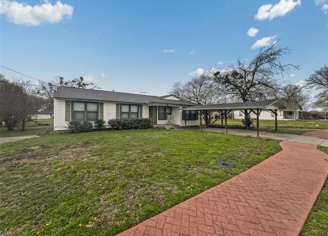 Property at 1017 N Houston St, Royse City, TX 75189, 3 beds, 1 bath