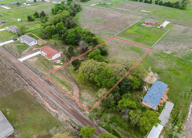 Property at 256 Largo St, Bonham, TX 75418