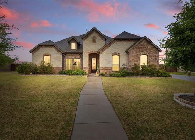 Property at 160 Sapphire Ln, Waxahachie, TX 75165, 4 beds, 2 baths