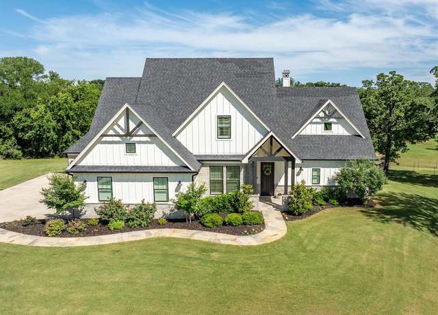 Property at 116 Estancia Ct, Decatur, TX 76234, 5 beds, 4 baths