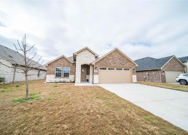 Property at 903 Moseley Ln, Greenville, TX 75402, 3 beds, 2 baths