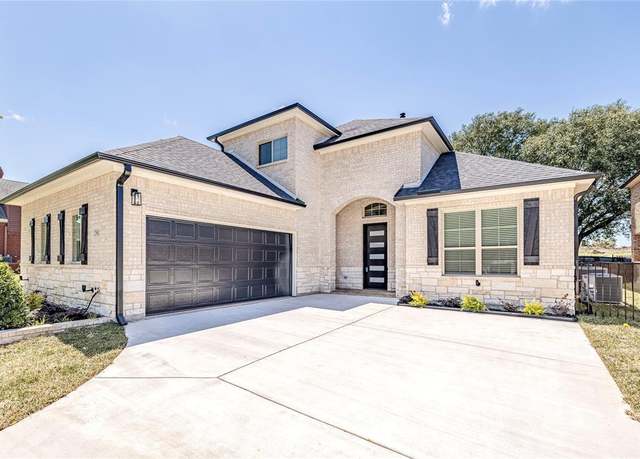 Property at 2902 Bluffview Dr, Garland, TX 75043, 4 beds, 2.5 baths