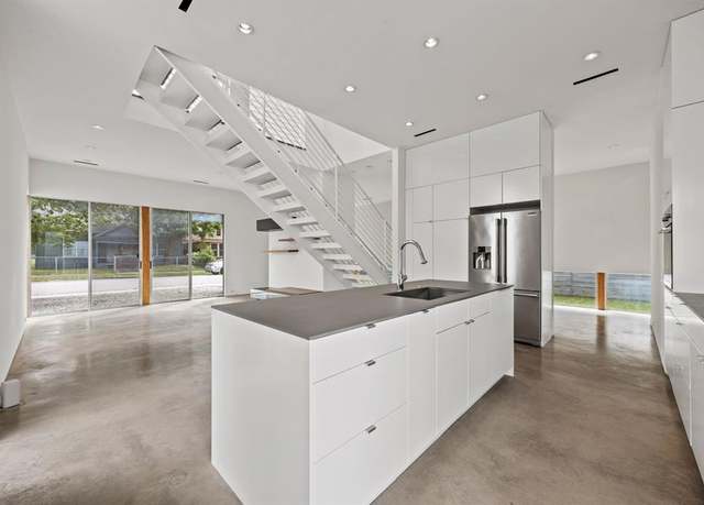 Property at 2223 Annex Ave, Dallas, TX 75204, 2 beds, 2.5 baths