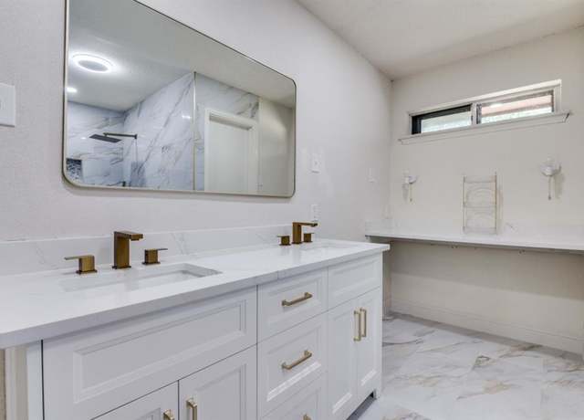 Property at 1020 Peach Ln, Desoto, TX 75115, 4 beds, 2 baths