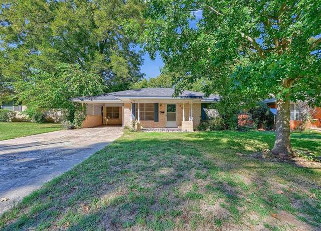 Property at 205 N Union St, Whitesboro, TX 76273, 2 beds, 2 baths