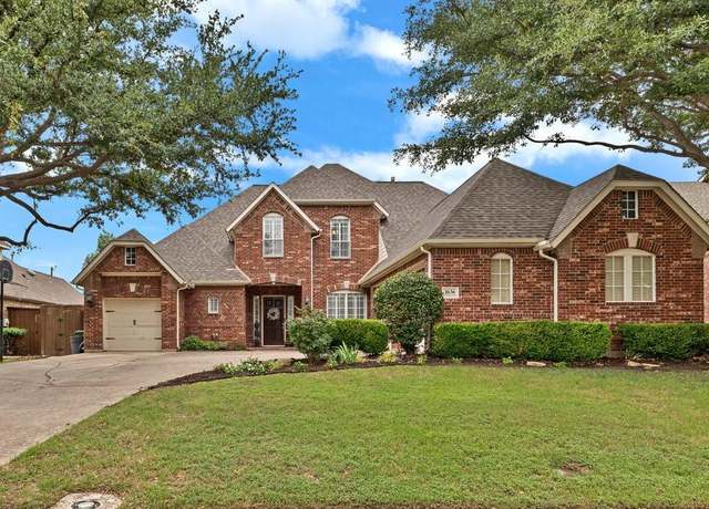 Property at 1636 Thomas Ln, Carrollton, TX 75010, 4 beds, 3 baths