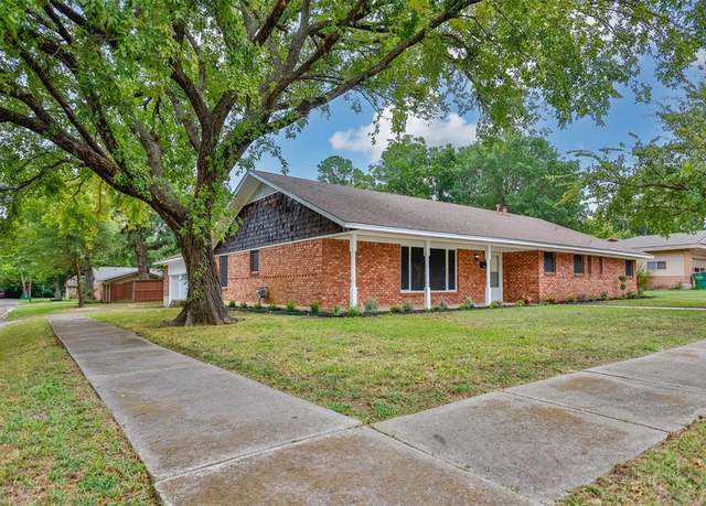Property at 402 Melody Ln, Gainesville, TX 76240, 3 beds, 2 baths