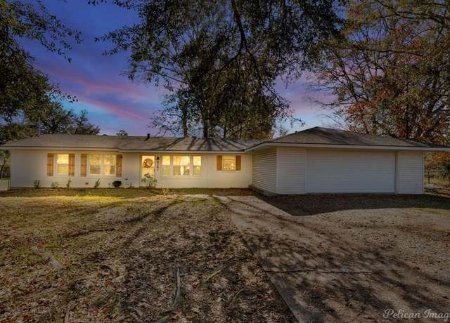 Property at 6263 Bain Blvd, Keithville, LA 71047, 4 beds, 2 baths
