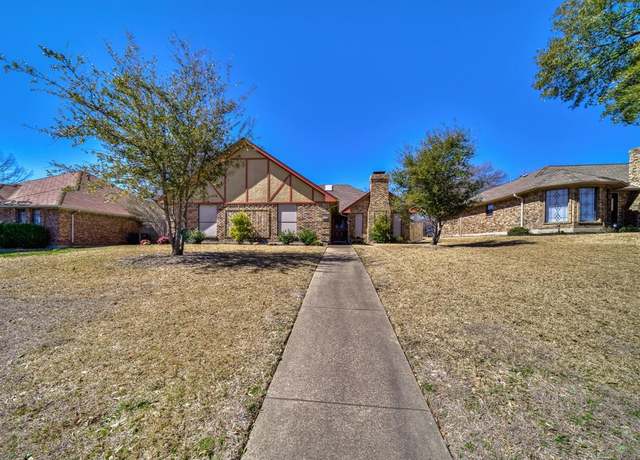 Property at 113 S Beltwoods Dr, Desoto, TX 75115, 4 beds, 2 baths