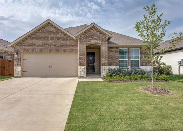 Property at 1600 Woodpecker St, Denton, TX 76205, 4 beds, 2 baths