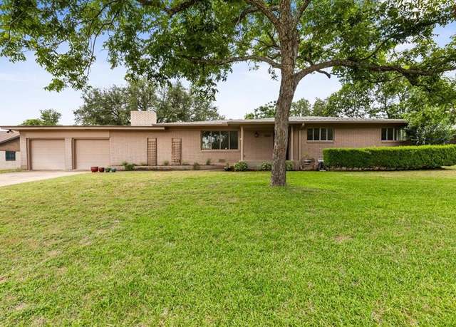 Property at 4204 Spruce Terrace Ave, Waco, TX 76710, 3 beds, 2 baths