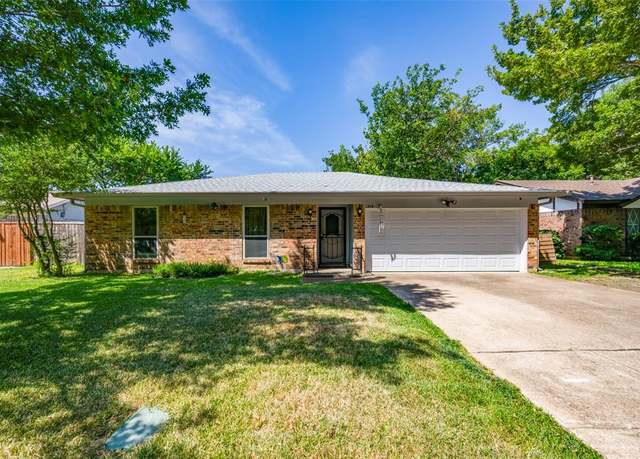 Property at 1304 Midbury Ct, Arlington, TX 76015, 4 beds, 2 baths