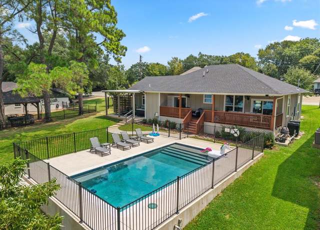 Property at 337 Admiral Dr, Gun Barrel City, TX 75156, 3 beds, 2 baths