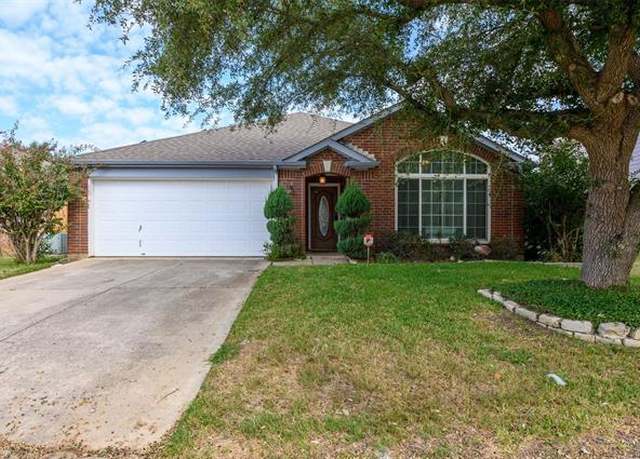 Property at 2209 Loon Lake Rd, Denton, TX 76210, 3 beds, 2 baths
