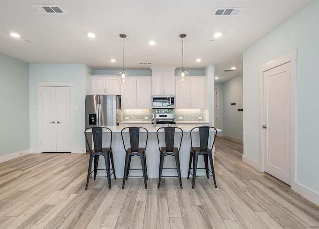 Property at 615 Emily Ln, Wylie, TX 75098, 2 beds, 2.5 baths