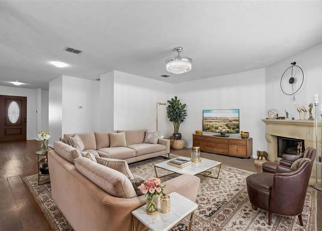 Property at 1504 Lone Star Ct, Mesquite, TX 75181, 5 beds, 2.5 baths