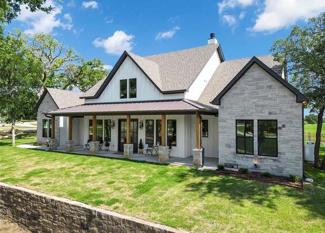 Property at 9001 Emma Ct, Granbury, TX 76049, 4 beds, 4.5 baths