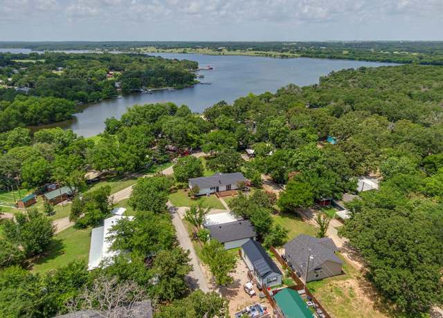 Property at 120 Pin Oak St, Alvarado, TX 76009, 3 beds, 2 baths