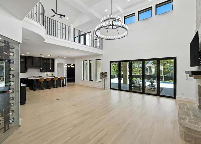 Property at 320 W Highland St, Southlake, TX 76092, 5 beds, 6 baths