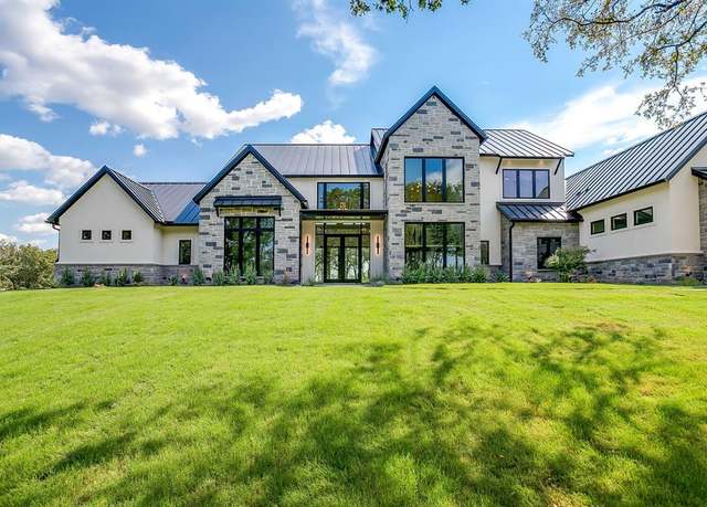 Property at 535 Royal Santana Run, Weatherford, TX 76087, 4 beds, 3.5 baths
