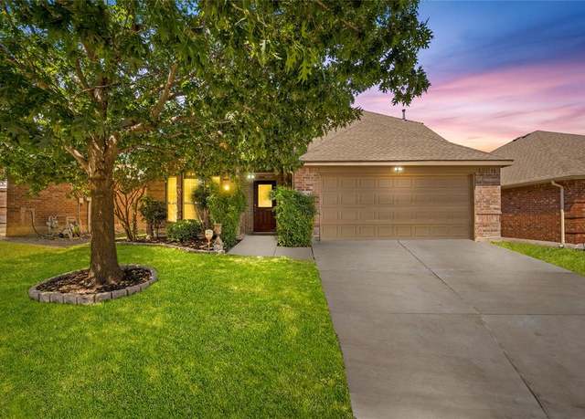 Property at 10364 Bradshaw Dr, Fort Worth, TX 76108, 5 beds, 3 baths