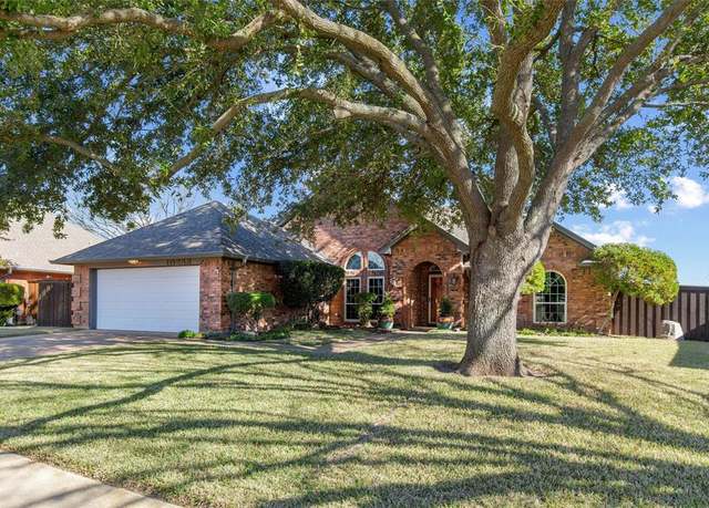 Property at 10253 Fieldcrest Dr, Benbrook, TX 76126, 3 beds, 2 baths