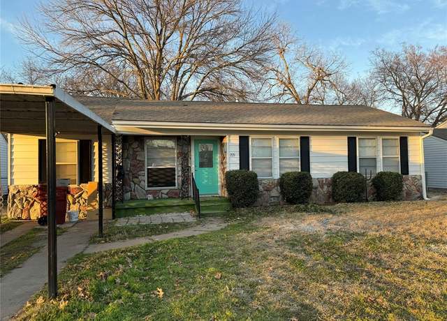 Property at 221 E Boyd St, Bonham, TX 75418, 3 beds, 2 baths