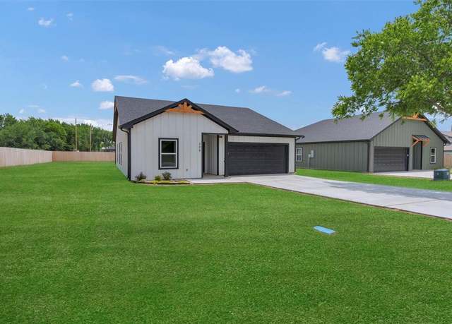 Property at 309 Pecan Ln, Tolar, TX 76476, 3 beds, 2 baths