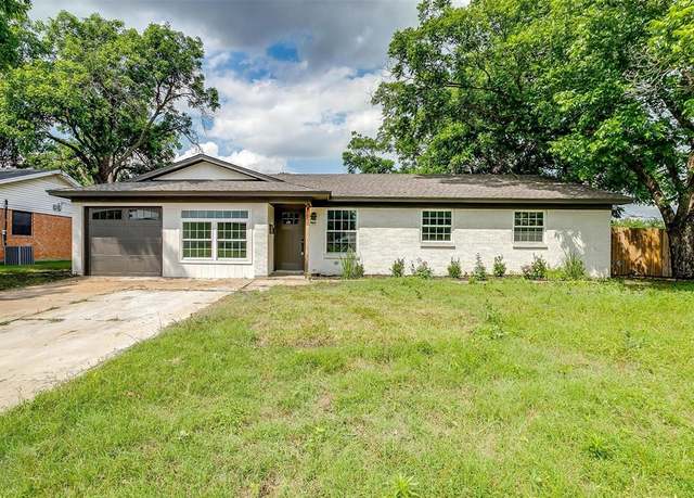 Property at 400 NW Jayellen Ave, Burleson, TX 76028, 3 beds, 2 baths