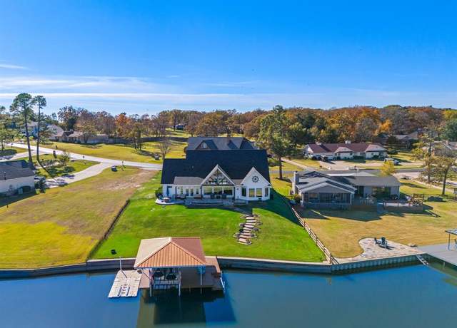 Property at 423 W Kiowa Dr W, Gainesville, TX 76240, 4 beds, 3 baths