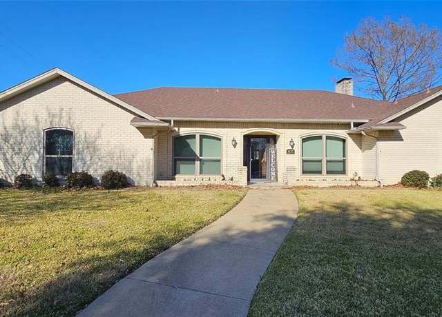 Property at 1425 Marlene Pl, Desoto, TX 75115, 4 beds, 3 baths