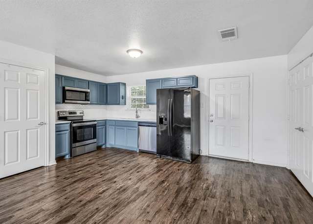 Property at 211 Caddo St, Josephine, TX 75173, 3 beds, 2 baths