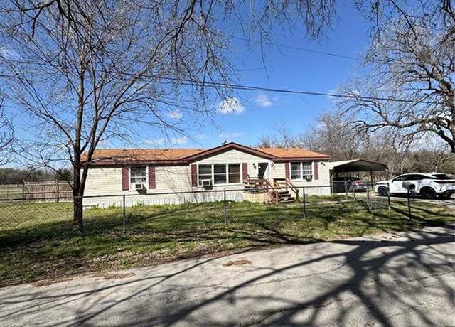 Property at 306 Pecan St, Chico, TX 76431, 3 beds, 2 baths