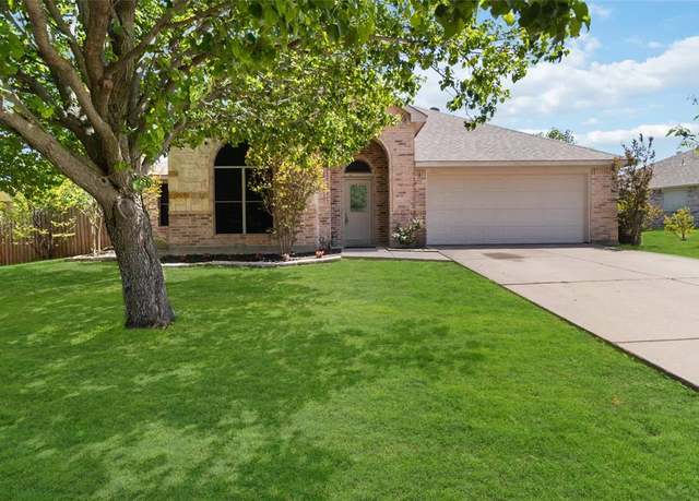 Property at 1920 Fountain Spray Dr, Wylie, TX 75098, 4 beds, 2 baths