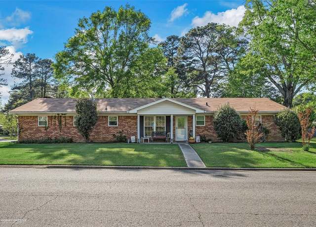 Property at 1207 Park Hwy, Minden, LA 71055, 3 beds, 3 baths
