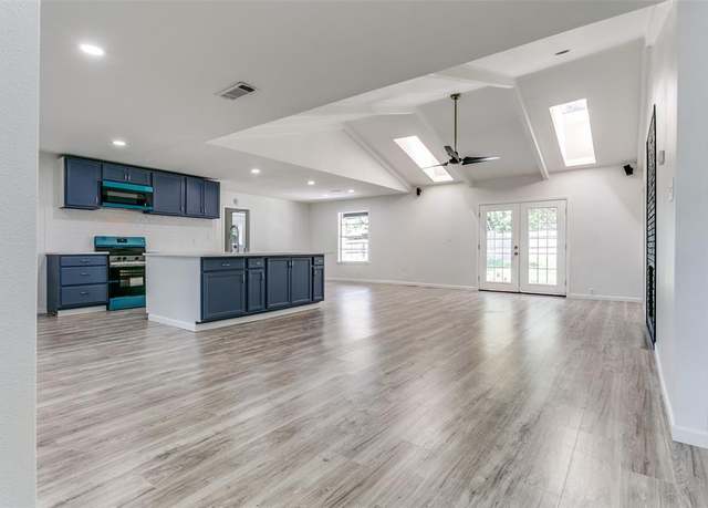 Property at 933 Charleston Ct, Bedford, TX 76022, 3 beds, 2 baths