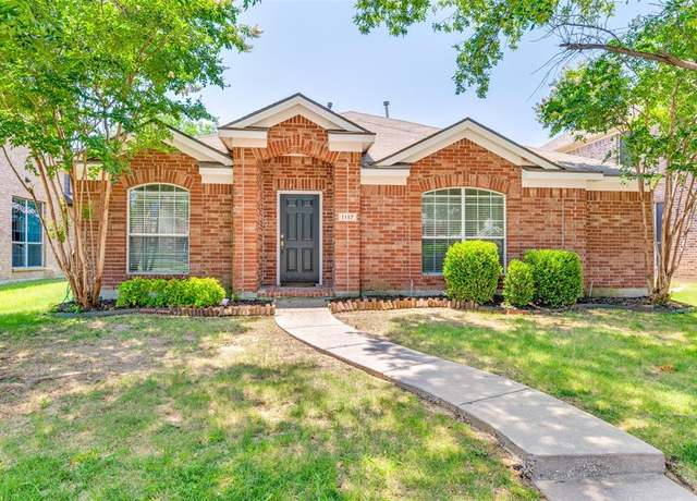 Property at 1117 Red Hawk Dr, Frisco, TX 75033, 4 beds, 2 baths