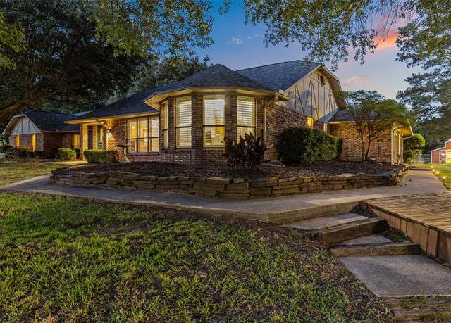 Property at 307 Smith St, Naples, TX 75568, 3 beds, 4.5 baths