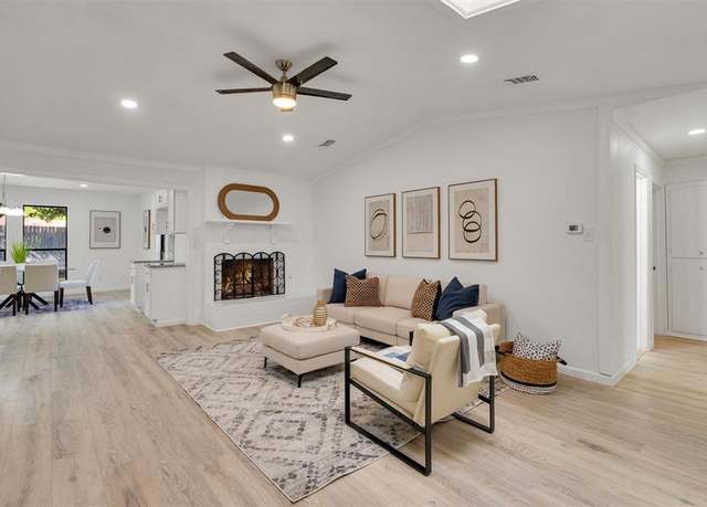 Property at 6825 John Dr, Richland Hills, TX 76118, 3 beds, 2 baths