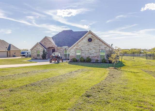 Property at 255 Columbia Ct, Springtown, TX 76082, 3 beds, 2 baths