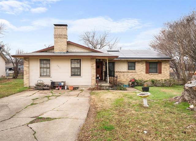 Property at 221 Caraway Dr, Mesquite, TX 75149, 3 beds, 2 baths