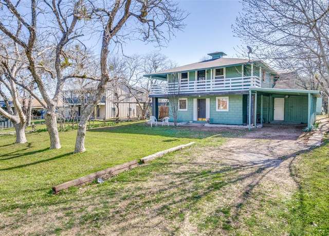 Property at 4319 Green Oak Dr, Granbury, TX 76048, 2 beds, 2 baths